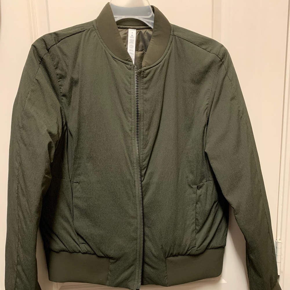 Lululemon nonstop bomber, NWOT size 8